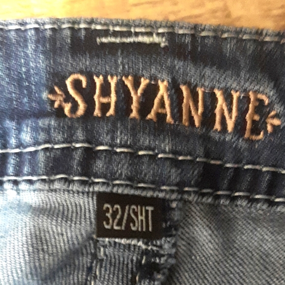 Shyanne Jeans - Picture 2 of 4